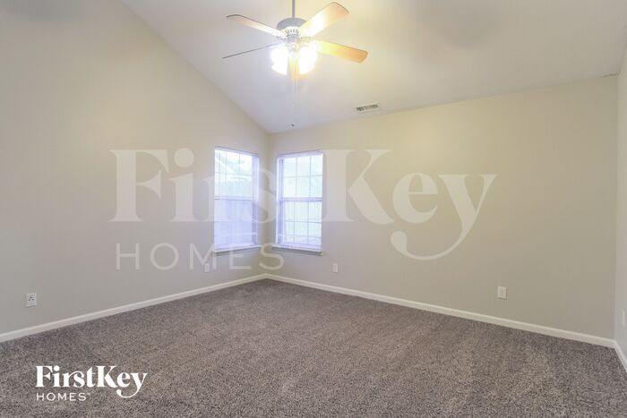 Building Photo - 1547 Doe Ln
