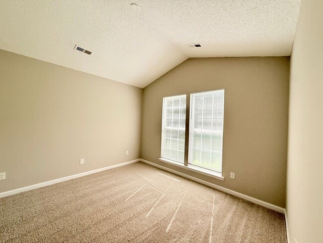 Building Photo - 1706 Oakdale Green Dr