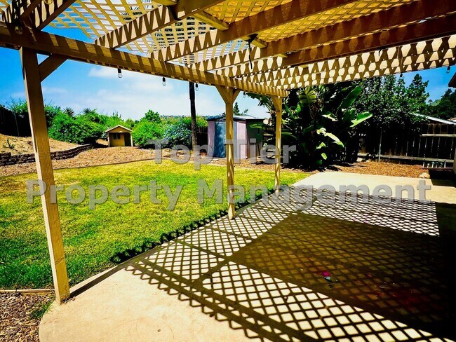Building Photo - Charming 2-Bedroom Home with Large Yard and Modern Upgrades - Available Now!