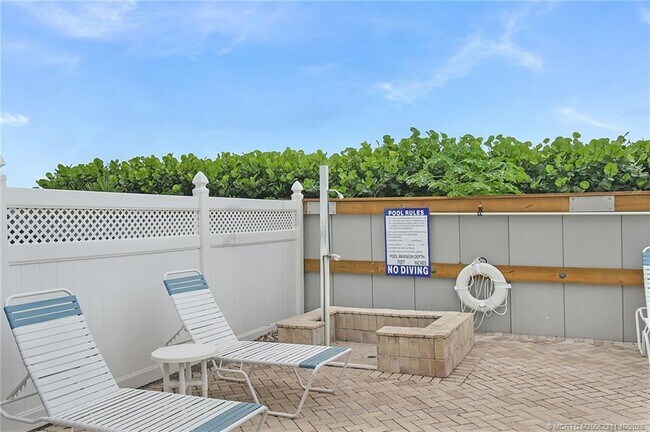 Building Photo - 2375 NE Ocean Blvd