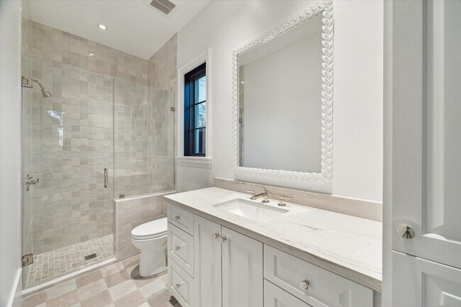 Building Photo - 2711 Eastgrove Ln