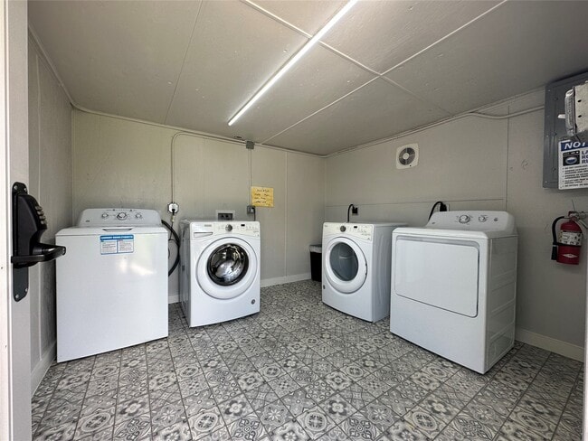 Building Photo - 507 Houston St