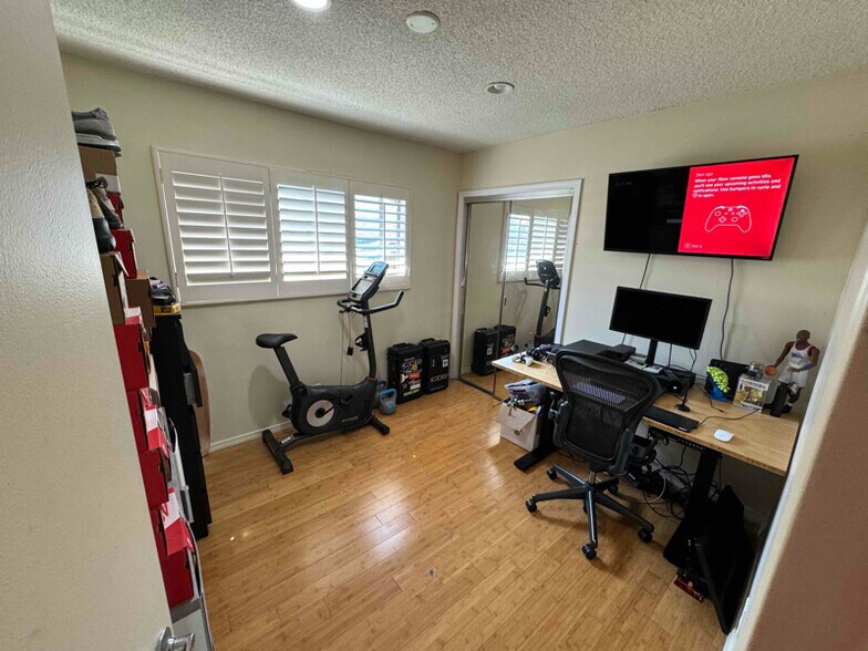 Building Photo - 1630 Griffith Park Blvd