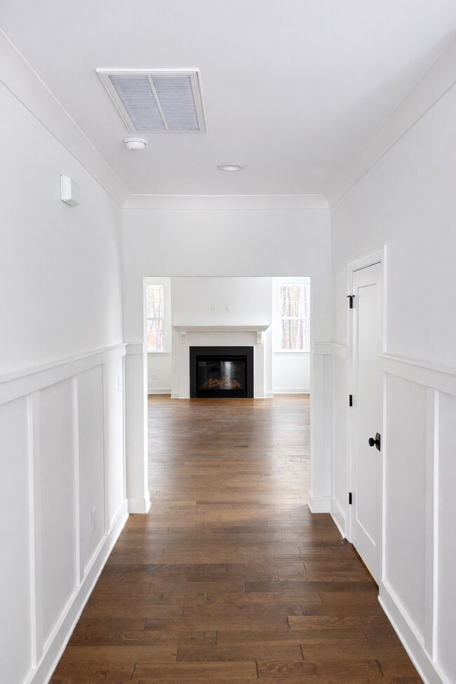 Building Photo - Beautiful 3BR 2.5BA Home in Statesville • 2 Car Garagge Tours