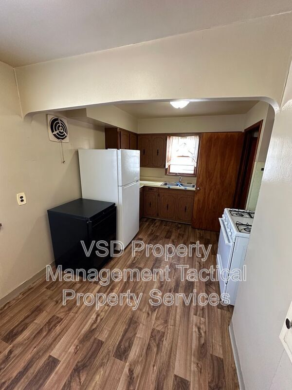 Building Photo - 10301 Granger Rd