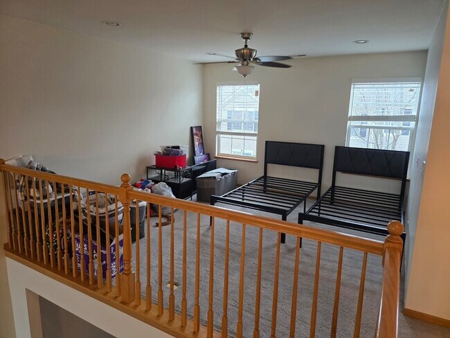 Building Photo - 549 S Jade Ln