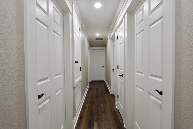 Building Photo - 4052 Randi Rd