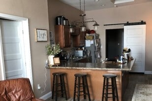 Building Photo - 107 W Columbia St