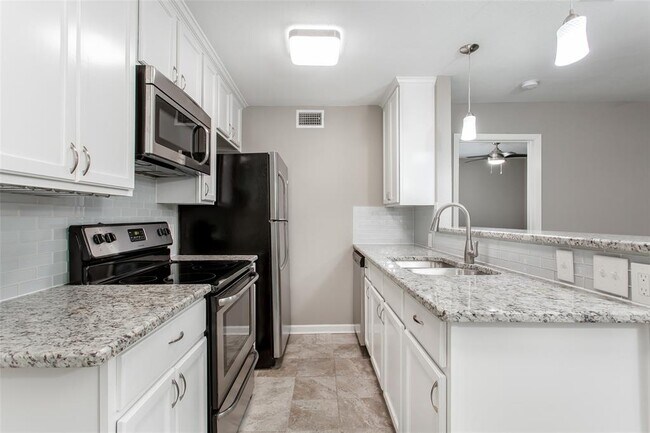 Building Photo - 4319 McKinney Ave