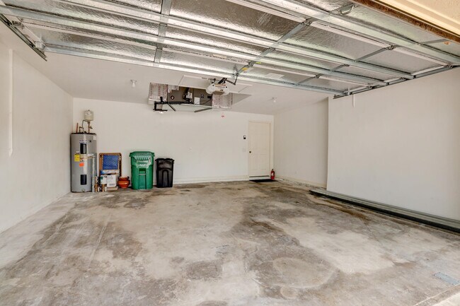 Building Photo - 8908 Champions Way