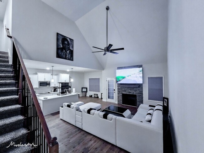 Building Photo - 1718 Oak Frst Dr
