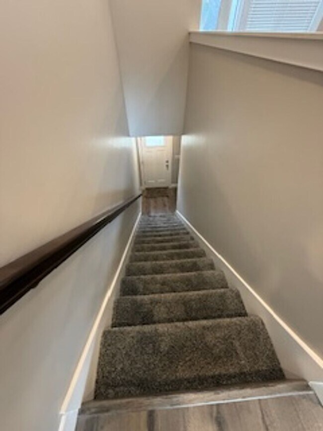 Building Photo - Marvelous