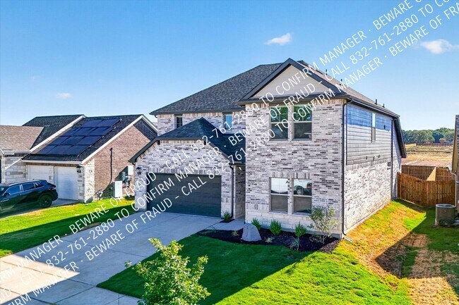 Building Photo - 2405 Nicole Dr