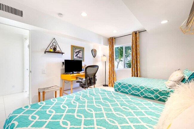 Building Photo - 3963 Cll San Antonio