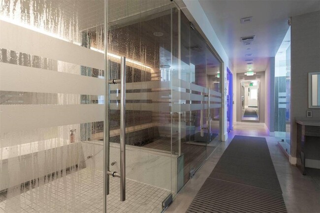 Steam rooms - 4775 Collins Ave