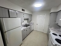 Building Photo - 2 bedroom, 2 bath apartments in Sherwood F...