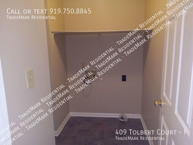 Building Photo - 409 Tolbert Ct