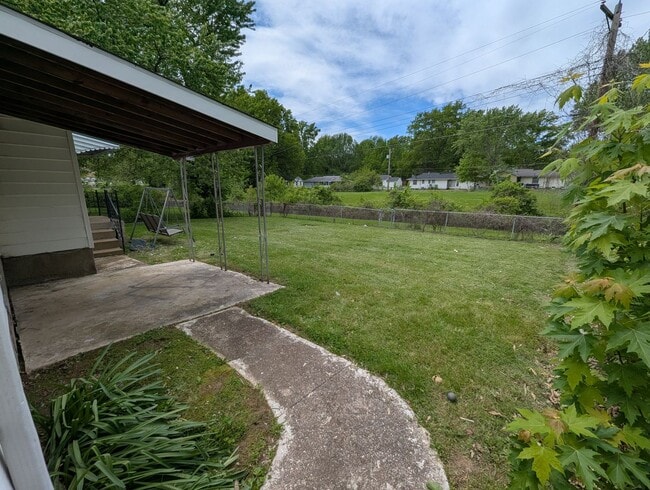Building Photo - Cute & Cozy on Coburg Lands