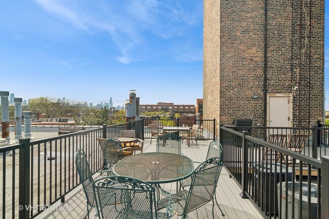 Building Photo - 2510 N Wayne Ave