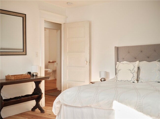 Building Photo - 38 Lake St