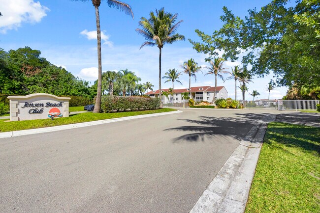 Building Photo - 4452 NE Ocean Blvd