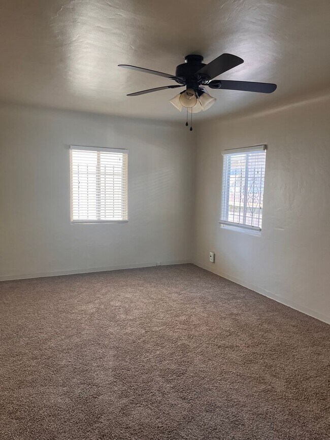 Building Photo - Available Now!! Delightful 1 bedroom, 1 ba...