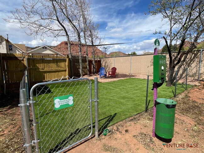 Building Photo - 170 E 100 N