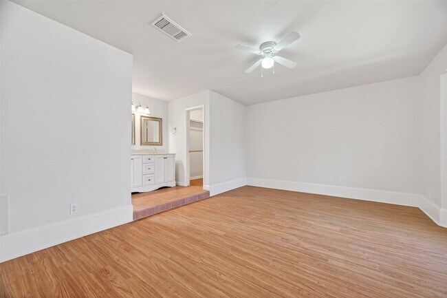 Building Photo - 22206 Red River Dr
