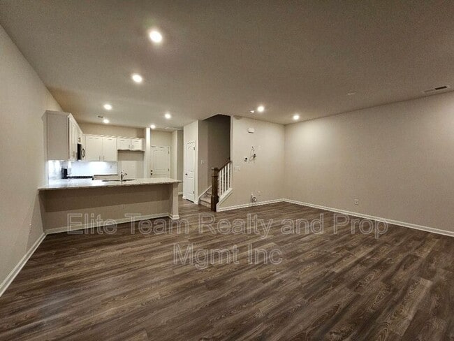 Building Photo - 5416 Kinsbridge Dr