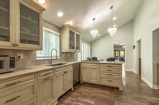 Building Photo - 31 Fox Trail