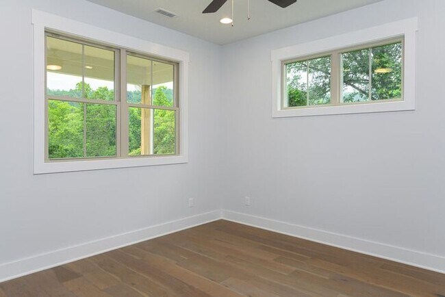 Building Photo - New Construction Rental-Asheville!