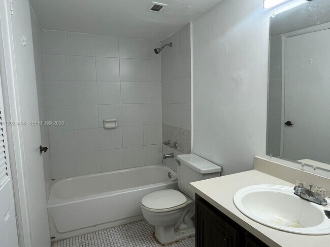 Building Photo - 484 NW 165th St