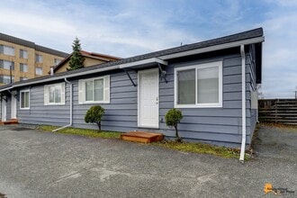 Building Photo - 1030 W 26th Ave