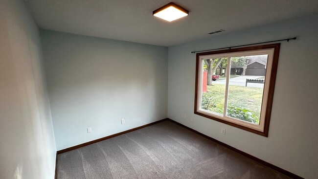 Building Photo - 14214 White Horse Ct