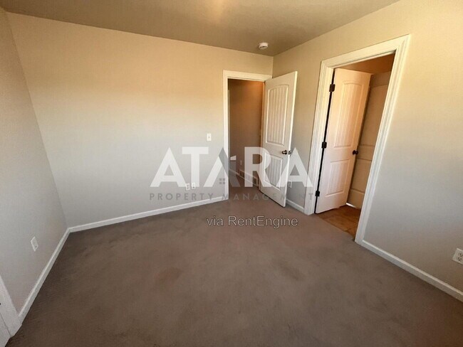 Building Photo - 754 Stonne Ln