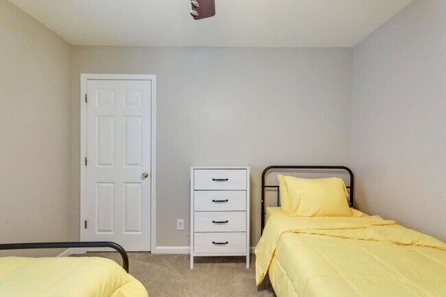 Building Photo - Vistiana Off Dorchester in Dorchester II S...