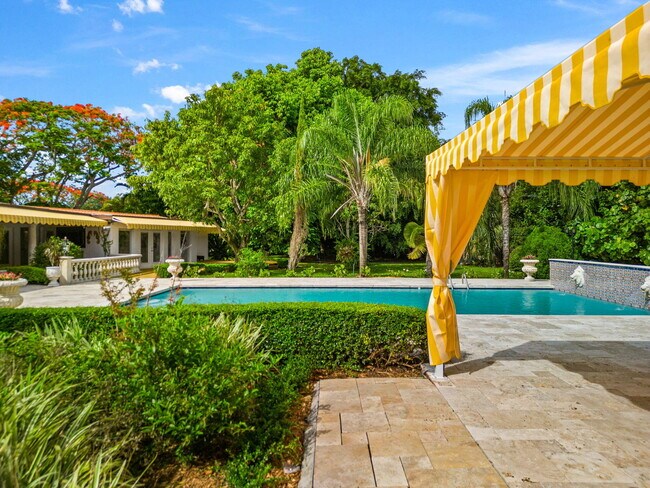 Building Photo - 12300 Old Cutler Rd