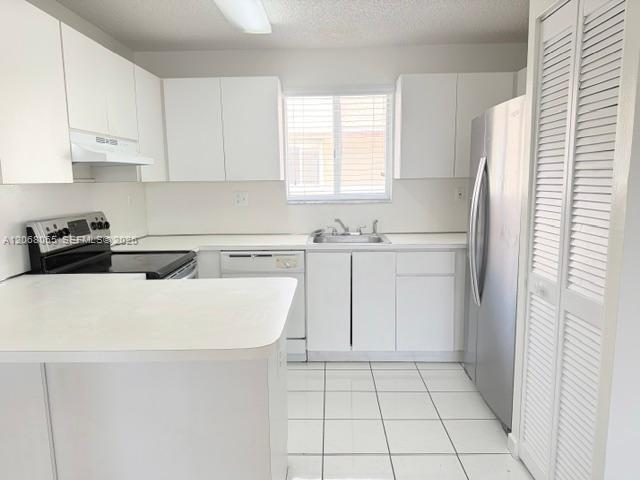 Building Photo - 3260 W 70th St