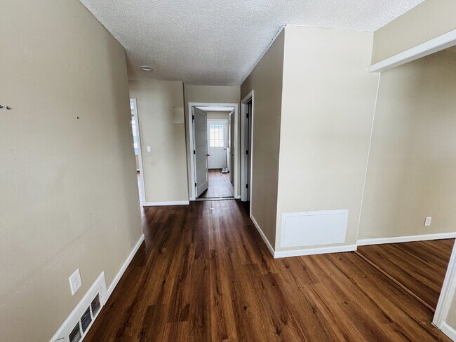 Building Photo - 5626 6th St NE