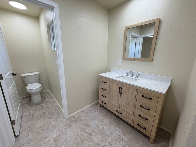 Building Photo - 1413 Shoshone St