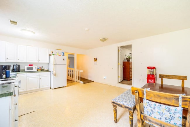 Building Photo - 7634 Thomas St