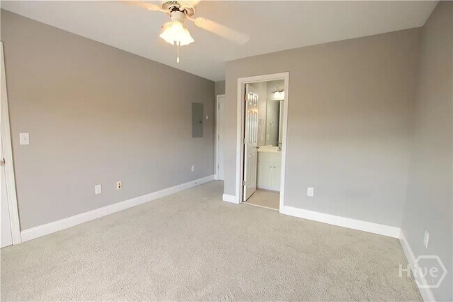 Building Photo - 460 S Barnett Shoals Rd
