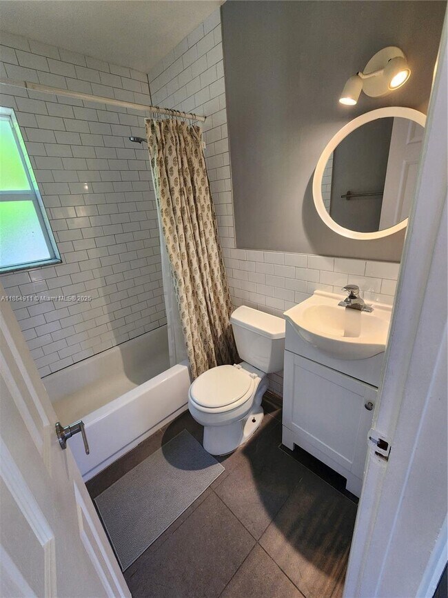 Building Photo - 315 Walnut St