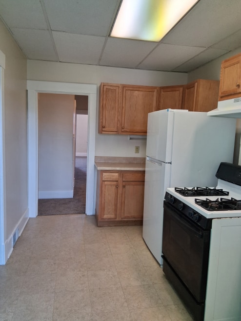 Building Photo - 433 Maplewood Ave