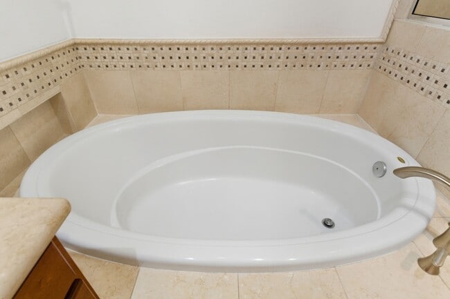 Building Photo - 1303 Sherwood Point Ln