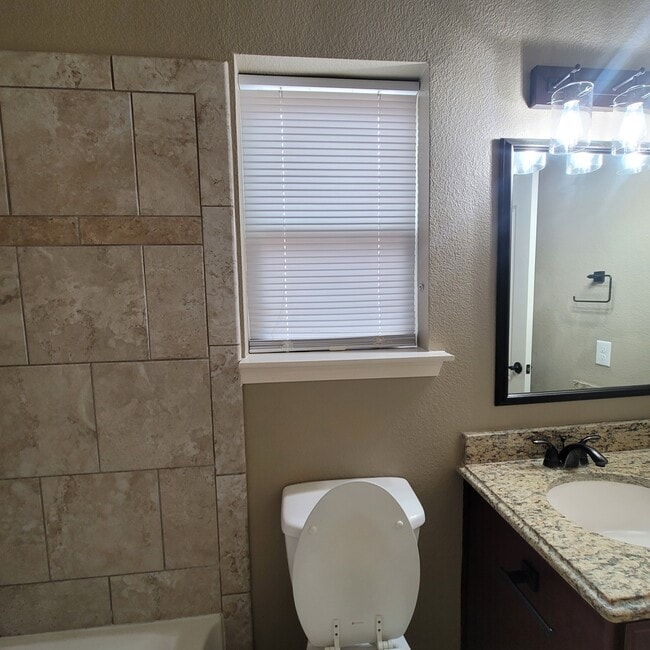 Building Photo - 14513 Meadow Lawn