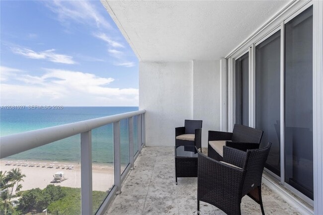 Building Photo - 16711 Collins Ave