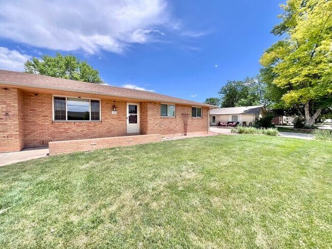 Primary Photo - 3 Bedroom - 2 Bath Ranch Home with 2 Car A...
