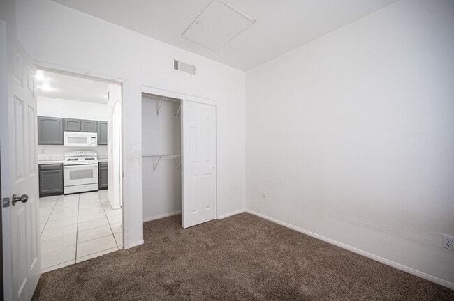 Building Photo - 1704 N Jones Blvd