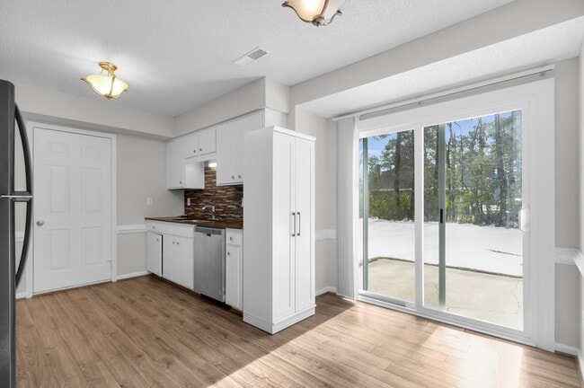 Building Photo - 2803 Currituck Ct